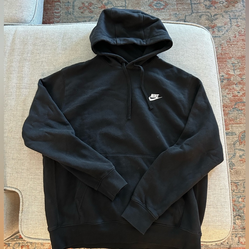 Nike Men's Black Pullover Hoodie